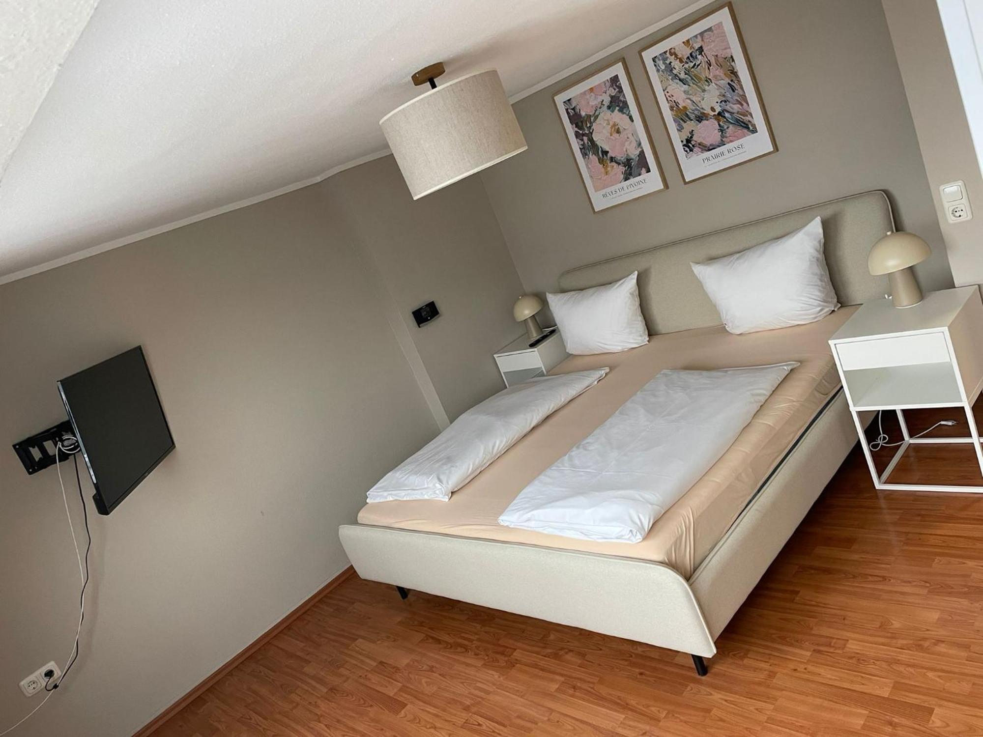 Homie Stay Schiestlstrasse - Moderne Dachgeschosswohnung Mit 2 Schlafzimmern Вюрцбург Экстерьер фото