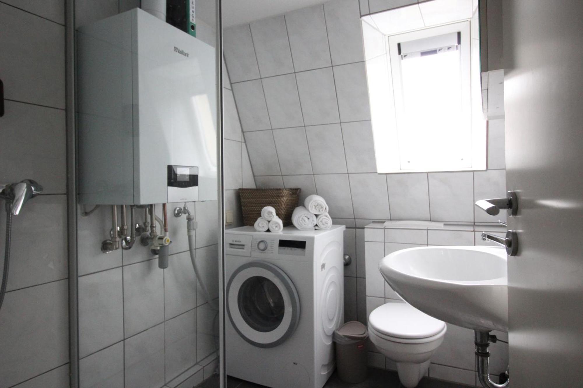 Homie Stay Schiestlstrasse - Moderne Dachgeschosswohnung Mit 2 Schlafzimmern Вюрцбург Экстерьер фото